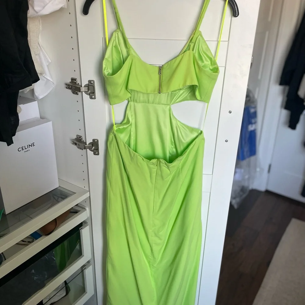Bardot lime green cut-out midi dress - Picture 5 of 9